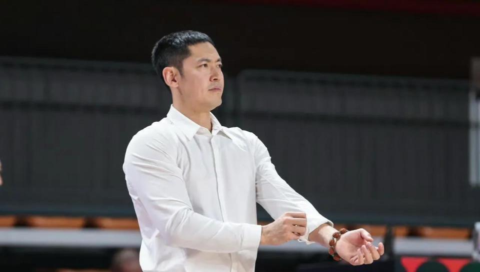 B体育官方首页-29分惨败！北控防守倒数+张庆鹏弃用八年老臣，将帅不合摆上台面